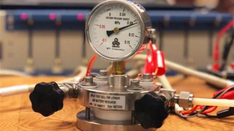 美国两研究机构研发锂空气电池或延长电动车续航里程数