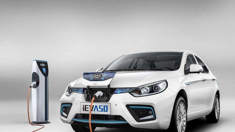 从新政和数据看2018年电动汽车的发展